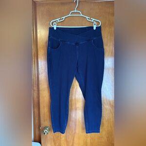 NWOT - HALARA Jeggings
Size 1 X